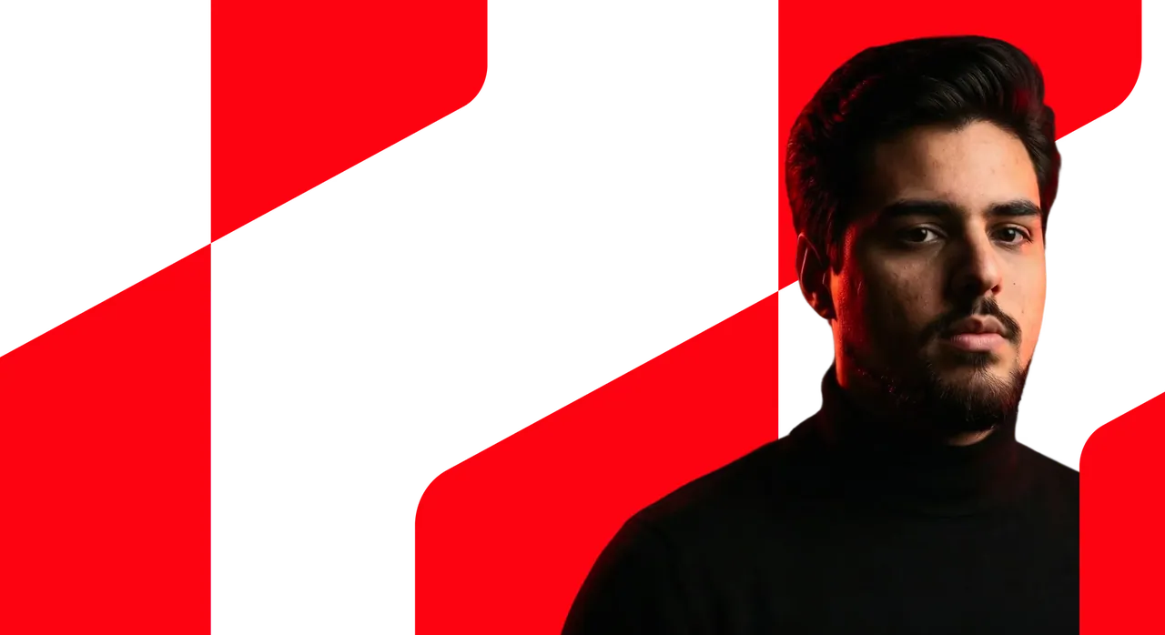 Retrato de Micael Brito Monteiro com as formas vermelhas da marca Micas